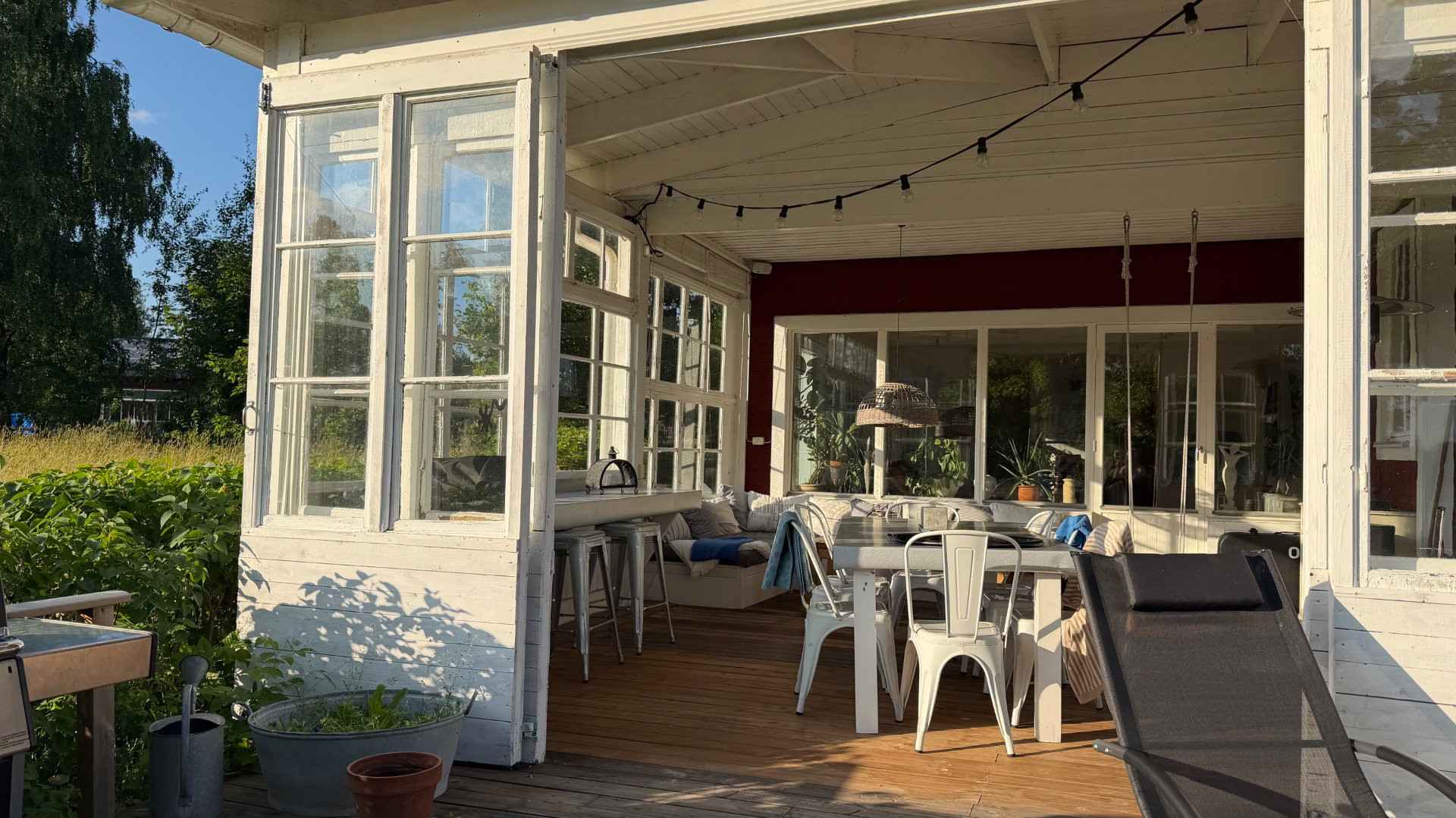 Veranda på gården i Holms Kvarn